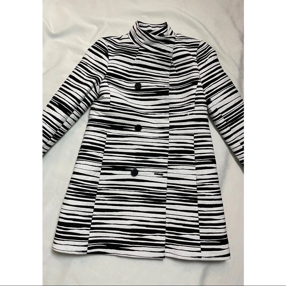 NWT New Ann Taylor Women Black White Zebra Print Coat Size M - Picture 5 of 8